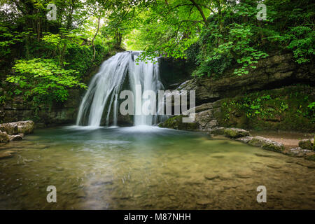 Janets Foss cascata Malham Craven North Yorkshire, Inghilterra Foto Stock