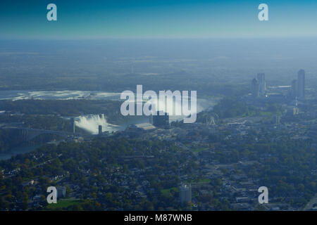 Vista aerea del Niagara Falls dall elicottero , Ontario, Canada Foto Stock