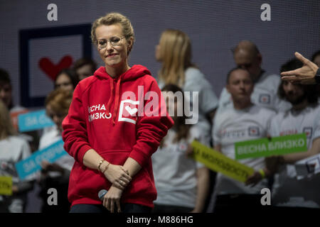 Mosca, Russia. Il 15 marzo, 2018. Il russo giornalista TV e candidato presidenziale Ksenia Sobchak durante una riunione con i suoi sostenitori a Mosca, Russia Credito: Nikolay Vinokurov/Alamy Live News Foto Stock