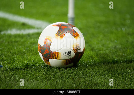 Bilbao, Spagna. Il 15 marzo, 2017. La sfera durante il 2017/2018 UEFA Europa League Round di 16 partita di calcio tra Athletic Club e Olympique De Marseille a San Mames Stadium il 15 marzo 2017 a Bilbao, Spagna. Credito: David Gato/Alamy Live News Foto Stock