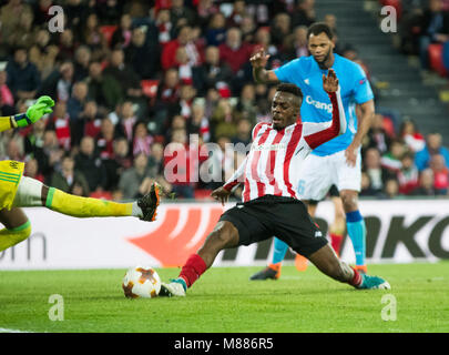 Bilbao, Spagna. Il 15 marzo, 2017. Iñaki Williams (Athletic Club, avanti) punteggi un obiettivo durante il 2017/2018 UEFA Europa League Round di 16 partita di calcio tra Athletic Club e Olympique De Marseille a San Mames Stadium il 15 marzo 2017 a Bilbao, Spagna. Credito: David Gato/Alamy Live News Foto Stock