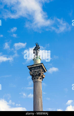 La colonna dell immacolata Concezione in Piazza di Spagna, Roma, Italia Foto Stock