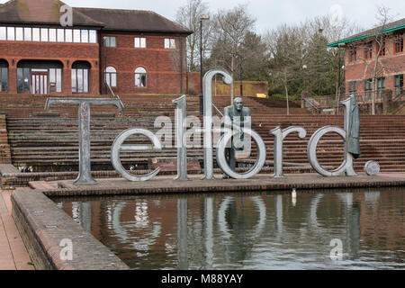 Segno per Telford centro città nello Shropshire, Inghilterra. Foto Stock