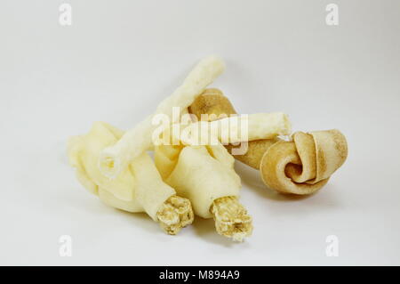 Cane snack Pollo gamba e munch con osso Foto Stock