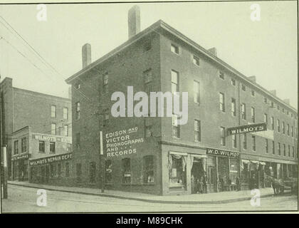 Questa pubblicazione del 1911 mette in evidenza Fall River, Massachusetts, sottolineando le sue opportunità di crescita e prosperità. Si concentra su storie e punti personali che descrivono lo sviluppo economico e industriale della città, nonché il suo ambiente sociale. Foto Stock