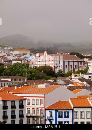 Vista verso il Convento di Sao Francisco, Angra do Heroismo, isola Terceira, Azzorre, Portogallo Foto Stock