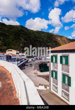 Townscape di Velas, Sao Jorge Island, Azzorre, Portogallo Foto Stock
