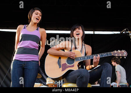 Meg & Dia esegue sul palco durante il Vans warped tour 2007. Foto Stock