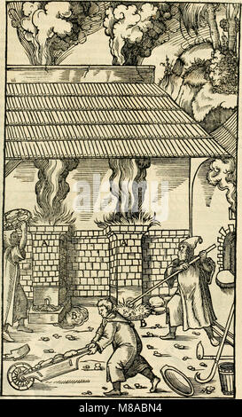 Georgii Agricolae De re metallica libri XII. qvibus officia, instrumenta, machinae, ac omnia deni ad metallicam spectantia, non modo luculentissimè describuntur, sed e per le effigi, suis locis (14777087341) Foto Stock
