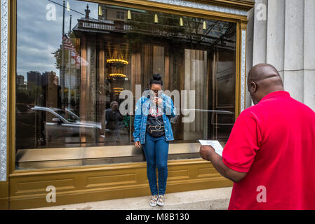 NYC, Manhattan scene di strada. I turisti, Foto Stock