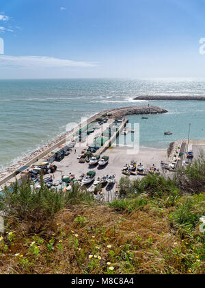 ALBUFEIRA ALGARVE meridionale/PORTOGALLO - MARZO 10 : vista del porto a Albufeira Portogallo il 10 marzo 2018. Persone non identificate Foto Stock