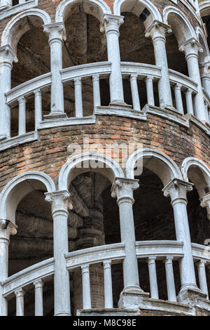 Impressionen aus Venedig - Palazzo Contarini del Bovolo Foto Stock