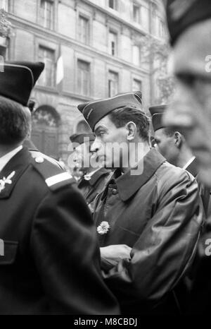 Philippe Gras / Le Pictorium - Maggio 1968 - 1968 - Francia / Ile-de-France (Regione) / Parigi - poliziotti in attesa Foto Stock