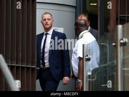 Ben si discosta di Stokes Bristol Magistrates Court dopo la sua non colpevole motivo. Dotato di: Ben Stokes dove: Londra, Regno Unito quando: 13 Feb 2018 Credit: Danny Martindale/WENN Foto Stock