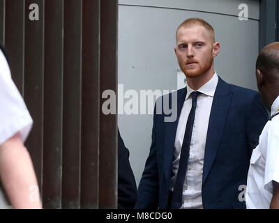 Ben si discosta di Stokes Bristol Magistrates Court dopo la sua non colpevole motivo. Dotato di: Ben Stokes dove: Londra, Regno Unito quando: 13 Feb 2018 Credit: Danny Martindale/WENN Foto Stock