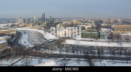 Vilnius sotto la neve da Gediminas Hill Foto Stock