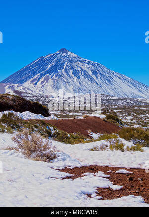 Il Teide montagna innevata, Parco Nazionale di Teide Tenerife, Isole Canarie, Spagna Foto Stock