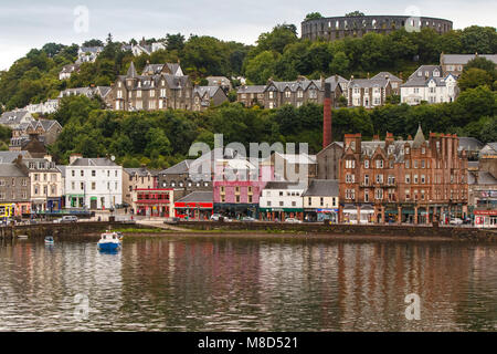 Oban, Scozia / Regno Unito - Lug 09 2017: vista della città e del porto. Foto Stock