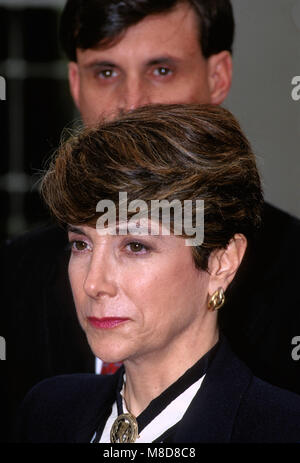 Washington DC, Stati Uniti d'America, 12 ottobre 1992 Congressista Marjorie Margolies-Mezvinsky democratici dalla Pennsylvania che è ora di Chelsea Clinton della madre-in-legge. Credito: Mark Reinstein/MediaPunch Foto Stock