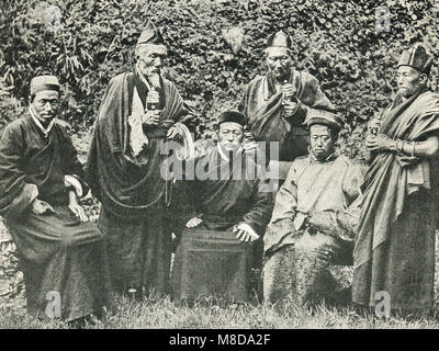 Gruppo di Lama tibetani, circa 1904 Foto Stock