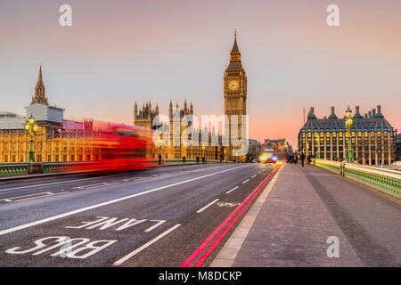 Thge Big Ben, la Casa del Parlamento e il Westminster Bridge, London, Regno Unito Foto Stock