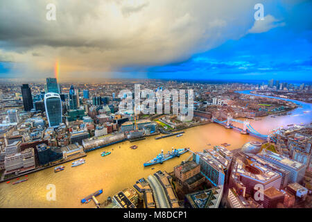 Bel tramonto su Londra, vista da Shard. Londra, Regno Unito Foto Stock