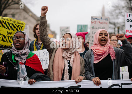 I manifestanti di marzo nella donna marzo su Washington D.C., Gennaio 21, 2017 Foto Stock