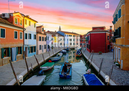 Venezia landmark, case colorate in isola di Burano, Italia Foto Stock