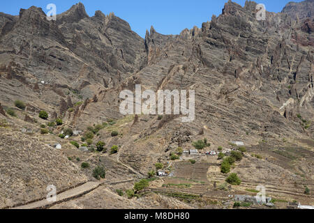 Percorso a piedi da Cha Alto mira a Chã de morte, la parte occidentale del Santo Antao Isola Capo Verde Foto Stock