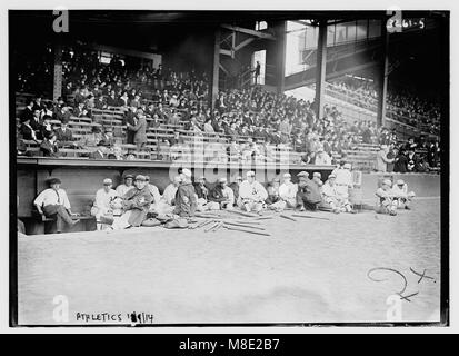 Phila. Atletica leggera piroga prima dell inizio del gioco 1 di 1914 World Series a Shibe Park (baseball) LCCN2014697785 Foto Stock