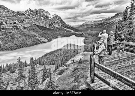 Columbia Campi di Ghiaccio,Mount Athabasca e il Ghiacciaio Athabasca nel Parco Nazionale di Jasper, Alberta, Canada, America del Nord Foto Stock