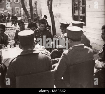 1943 Siria - curdi in Maidan o Akbis Meiden Ekbis, nei pressi di Aleppo - polizia europea Foto Stock