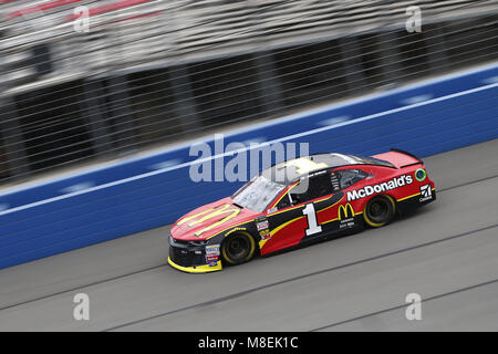 Fontana, CA, Stati Uniti d'America. 16 Mar, 2018. Fontana, in California, Stati Uniti d'America. Xvi Marzo 16, 2018 - Fontana, in California, Stati Uniti d'America: Jamie McMurray (1) prende il via a qualificarsi per il Club Auto 400 presso Auto Club Speedway di Fontana, in California. Credito: Justin R. Noe Asp Inc/ASP/ZUMA filo/Alamy Live News Foto Stock