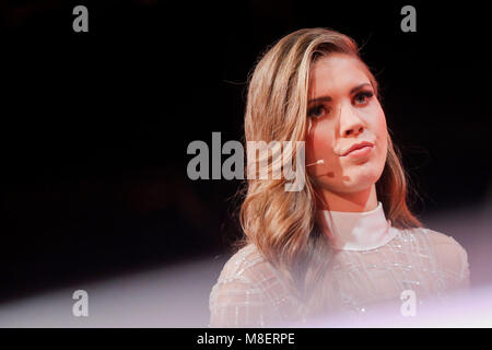 16 marzo 2018, Colonia, Germania: Televisione-host Victoria Swarovski a RTL dance show "Let's Dance". Foto: Rolf Vennenbernd/dpa Foto Stock