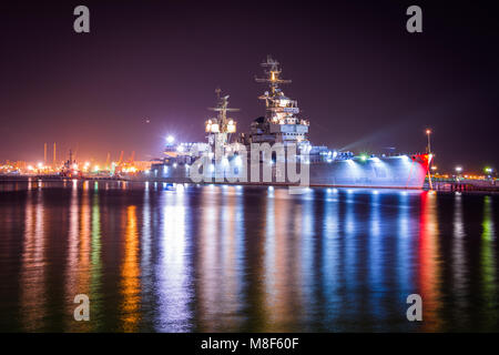 Михаил Крейсер Кутузов, Новороссийск. Incrociatore Sovietica Mikhail Kutuzòv, Novorossiysk, Regione Krasnodar, Russia Foto Stock