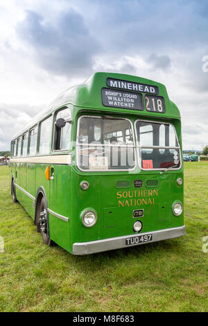 Un edificio restaurato del 1951 Bristol LS5G Southern allenatore nazionale No.1781 al 2017 Norton Fitzwarren Rally di vapore, Somerset, Inghilterra, Regno Unito Foto Stock