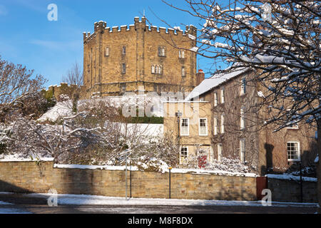 Durham Castle mantenere Durham Tyne and Wear Inghilterra in inverno Foto Stock