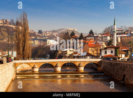 SARAJEVO, BOSNIA-ERZEGOVINA - FEBBRAIO, 16: la vista del Ponte di Latina a Sarajevo - Bosnia ed Erzegovina il 16 febbraio 2018 Foto Stock