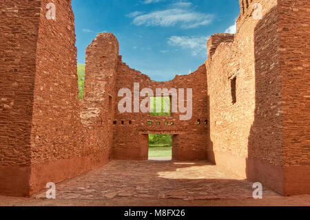 All'interno della chiesa a Quarai rovine, Salinas Pueblo Missions National Monument, Nuovo Messico, STATI UNITI D'AMERICA Foto Stock