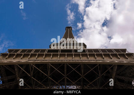 È stato costruito in due anni e due mesi e cinque giorni e il tempo ha generato alcune polemiche tra gli artisti del tempo che la vide come un ferro da stiro mons Foto Stock
