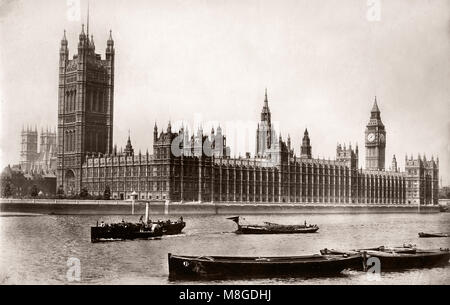 C.1880 Inghilterra - Vista di Londra - la casa del parlamento di Westminster dal Tamigi Foto Stock