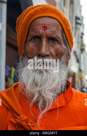 Asceti indù o sadhus in Haridwar. Uttarakhand, India settentrionale Foto Stock