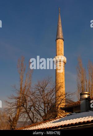 SARAJEVO, BOSNIA-ERZEGOVINA - FEBBRAIO, 16: Vista del Bascarsijska Dzamija minareto il 16 febbraio 2018 Foto Stock