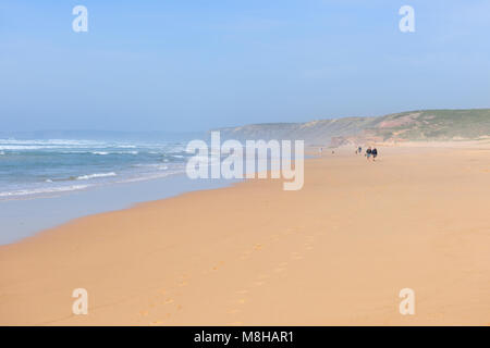 Bordeira beach. Sudoeste Alentejano e Costa Vicentina parco naturale, la più selvaggia costa atlantica in Europa. Portogallo Foto Stock