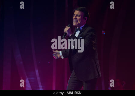 Concerto di Sal Da Vinci al teatro Augusteo di Napoli, orchestra con 50 "love boat' elementi di stile che raccontano la storia di un viaggio a New York. 16/03/2018, Napoli, Italia Credit: Indipendente Photo Agency Srl/Alamy Live News Foto Stock