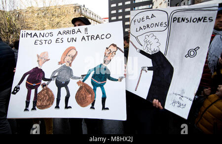 Gijon, Spagna. Il 17 marzo 2018. Decine di chilometri di pensionati si manifestano in difesa delle pensioni dignitose su Marzo 17, 2018 a Gijon, Asturias, Spagna. ©David Gato/Alamy Live News Foto Stock