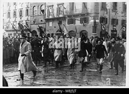 Foto storiche della Seconda guerra mondiale: Hitler e Mussolini, Ribbentropp, Ciano, Starace, Bottai visitando Florenz, Italia - Maggio 9, 1938 Foto Stock