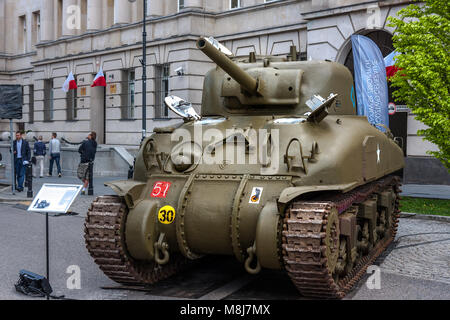 Sherman serbatoio, Canadian versionof M4, utilizzati durante la Seconda Guerra Mondiale. Il settantesimo anniversario della fine della seconda guerra mondiale. Varsavia, Polonia - 08 maggio, 2015 Foto Stock
