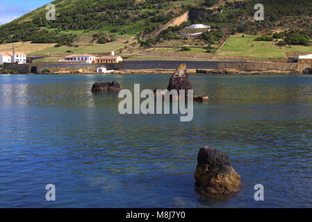 Porto Spiaggia Pim e monta da Guia, Horta, isola di Faial, isole Azzorre, Portogallo Foto Stock
