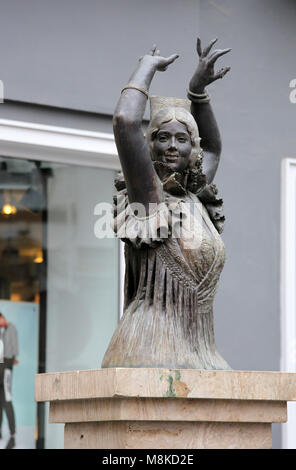 Monumento a Pastora Imperio a Siviglia Foto Stock